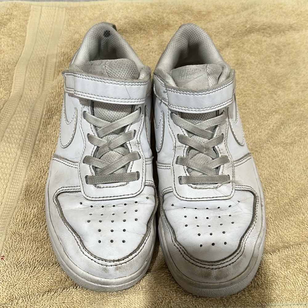 Nike 2.5y